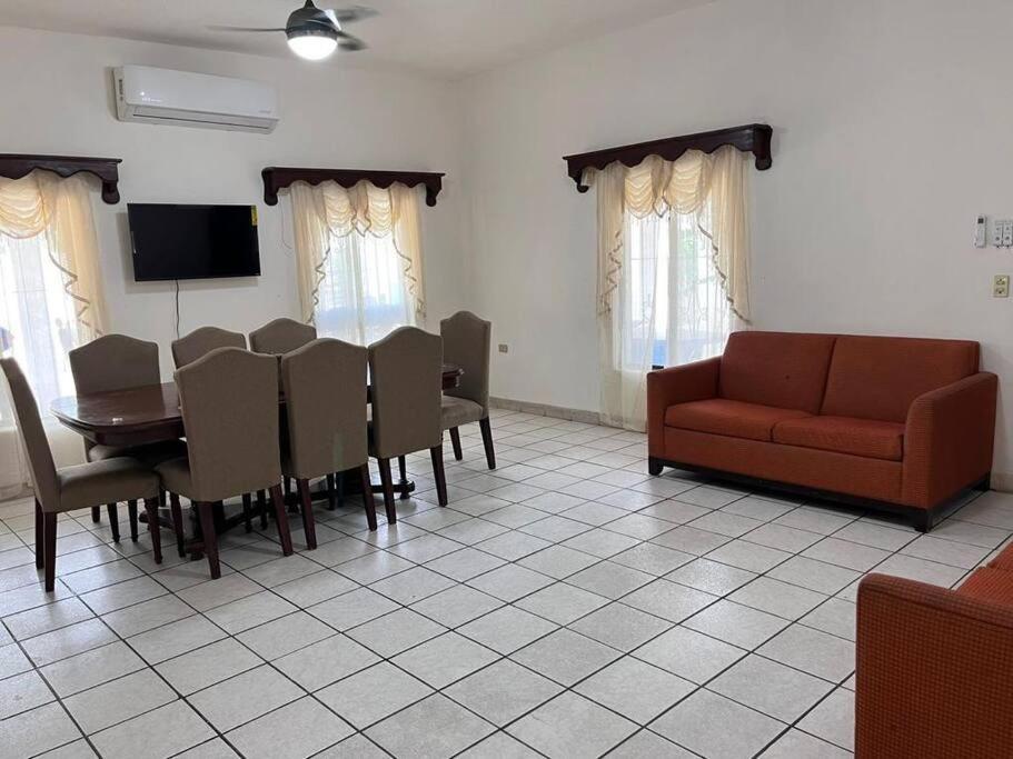 Flores Condominios Casa Narciso Álamos 外观 照片